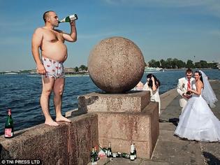 Φωτογραφία για Οι φωτογραφίες γάμου των Ρώσων τα... σπάνε