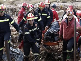 Φωτογραφία για Οι 23 νεκροί της Μάνδρας ψάχνουν ποιος τους έπνιξε - Συγκλονιστικό ντοκουμέντο- αποκάλυψη από το bloko.gr