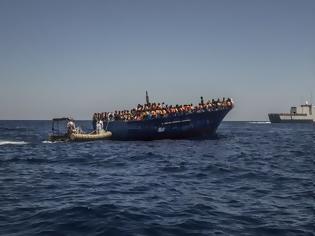 Φωτογραφία για Τραγωδία στη Μεσόγειο: Μετανάστες βρήκαν φριχτό θάνατο από καρχαρίες