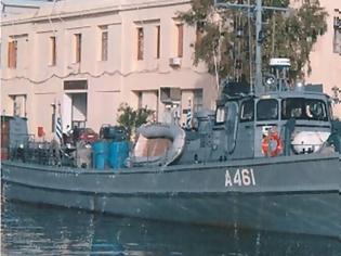 Φωτογραφία για Ξεκόλλησε το βοηθητικό πλοίο του Πολεμικού Ναυτικού που προσάραξε κοντά στην Ύδρα