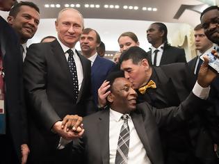 Φωτογραφία για Η απόλυτη ποδοσφαιρική επιτυχία του Πούτιν: «Ο Μαραντόνα φίλησε τον Πελέ»!!!