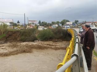 Φωτογραφία για Κλιμάκιο του ΚΚΕ και ο βουλευτής Νίκος Μωραίτης περιόδευσαν στις πλημμυροπαθείς περιοχές του νομού Αιτωλνίας