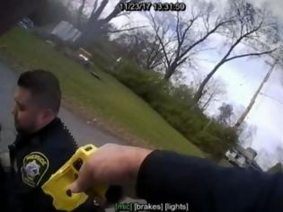 Φωτογραφία για Αστυνομικός χτυπά κατά λάθος με Taser τον συνάδελφό του [video]