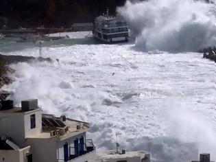 Φωτογραφία για Σενάριο τρόμου από ακαδημαϊκό: 10-15 λεπτά το περιθώριο αντίδρασης για τσουνάμι στο Αιγαίο