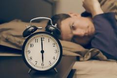 Γιατί ξυπνάς λίγο πριν χτυπήσει το ξυπνητήρι;
