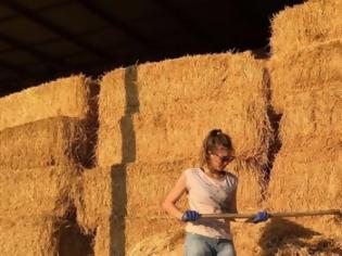 Φωτογραφία για Η 25χρονη κτηνοτρόφος από τη Στράτο Αιτωλοακαρνανίας που από το μηδέν έφτιαξε την δική της Κτηνοτροφική μονάδα