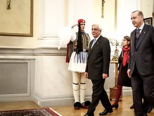 Φωτογραφία για Προκλητικός ο Ερντογάν, έθεσε θέμα Θράκης και Αιγαίου μέσα στο Προεδρικό Μέγαρο