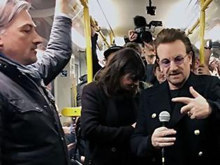 Φωτογραφία για Οι U2 τραγουδάνε στο μετρό του Βερολίνου και οι επιβάτες μένουν άφωνοι!