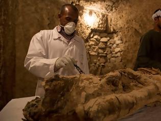 Φωτογραφία για Αρχαιολόγοι ανακάλυψαν μούμια 3.500 ετών σε ανεξερεύνητο τάφο στο Λούξορ