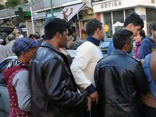 Φωτογραφία για Ιδιοκτήτης καφετέριας εξουδετέρωσε με «καρατιές» Σύρο πρόσφυγα που έκλεβε κινητά