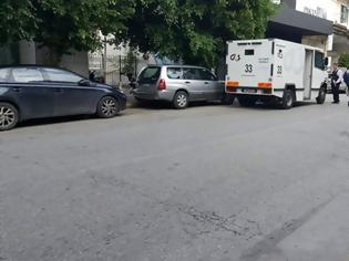 Φωτογραφία για Εξερράγη βαλίτσα μεταφοράς χρημάτων - Τραυματίστηκαν security