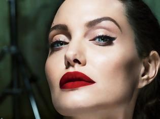 Φωτογραφία για Η Angelina Jolie στην πιο extreme της εμφάνιση