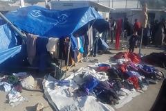ΑΠΟΚΛΕΙΣΤΙΚΟ - Λέσβος: Ιδού που καταλήγουν τα ρούχα που δίνουν οι Έλληνες απ το υστέρημα τους στους λαθρομετανάστες [Φωτος]