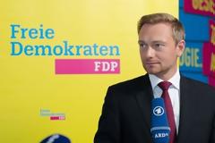 Kρίστιαν Λίντνερ προς CDU: «Μην εκβιαστείτε από το SPD»