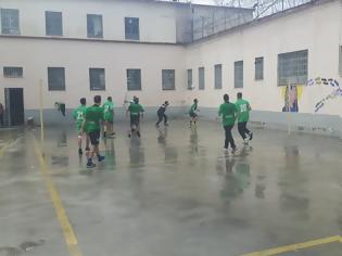 Φωτογραφία για Ποδοσφαιρικός αγώνας μεταξύ των μελών της Θεραπευτικής Κοινότητας του ΚΕΘΕΑ ΗΠΕΙΡΟΣ και των κρατουμένων στις φυλακές Σταυρακίου [photos]