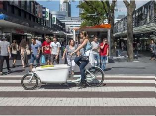 Φωτογραφία για Με ποδήλατο και τραμ πάει μπροστά το Ρότερνταμ [video]