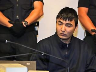 Φωτογραφία για Νέα ανατροπή για τον Αφγανό που δολοφόνησε τη Γερμανίδα φοιτήτρια: Είναι 33 λέει ο πατέρας του