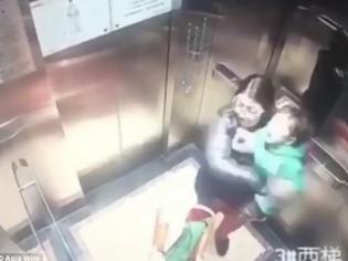 Φωτογραφία για Σοκαριστικό βίντεο: Μπέιμπι σίτερ - τέρας δέρνει αλύπητα το μωρό μόλις φεύγει η μητέρα του - Οι κάμερες την πρόδωσαν
