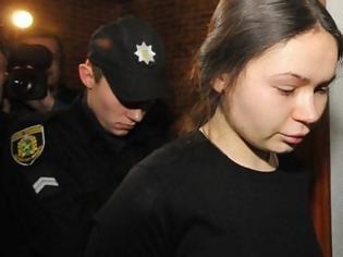 Φωτογραφία για «Περιμένω την ποινή μου» «Λύγισε» στο δικαστήριο η κόρη του Ρώσου ολιγάρχη: Σας παρακαλώ συγχωρέστε με!