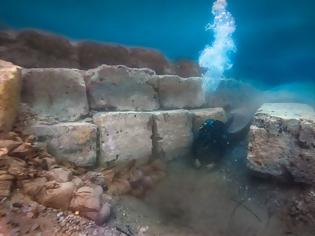 Φωτογραφία για Εντυπωσιακές εικόνες από το αρχαίο λιμάνι στο Λέχαιο: Τι ανακάλυψαν οι αρχαιολόγοι