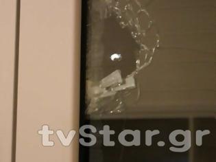 Φωτογραφία για ΣΟΚ στον Ορχομενό. Αδέσποτες σφαίρες καρφώθηκαν σε ισόγειο κατοικίας [photo]