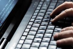 Από τη Διεύθυνση Δίωξης Ηλεκτρονικού Εγκλήματος σχηματίσθηκε δικογραφία τακτικής διαδικασίας σε βάρος 58χρονου ημεδαπού, για απάτη μέσω διαδικτύου