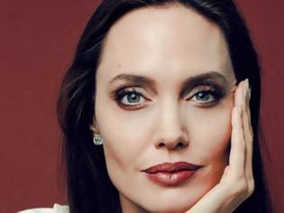 Φωτογραφία για Αυτό δεν το περίμενε! Η Angelina Jolie μόλις δέχθηκε το μεγαλύτερο χτύπημα της ζωής της