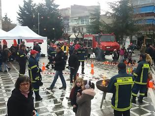 Φωτογραφία για Σε Πυροσβεστικό πάρκο μετατράπηκε το μεσημέρι η κεντρική πλατεία Πτολεμαΐδας (Φωτογραφίες & Βίντεο)