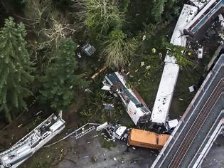 Φωτογραφία για ΗΠΑ: Αντικείμενο στις γραμμές και υπερβολική ταχύτητα τα δύο σενάρια για τον εκτροχιασμό τρένου με τρεις νεκρούς