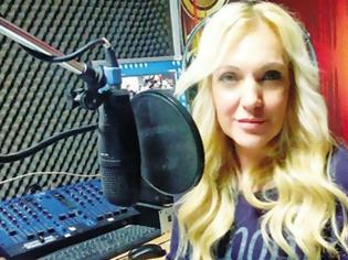 Φωτογραφία για Πήγαν να σφάξουν έξω από το κανάλι παρουσιάστρια του Καρατζαφέρη!