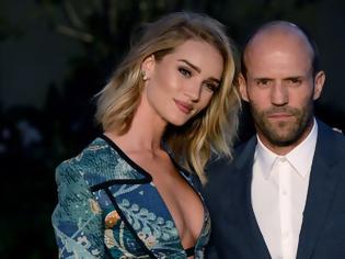 Φωτογραφία για Rosie Huntington-Whiteley: Μοιράστηκε την πρώτη φωτογραφία με το γιο της