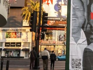 Φωτογραφία για Το Χόλυγουντ γέμισε αφίσες που «καταδικάζουν» τη Μέριλ Στριπ για το σκάνδαλο Γουάινσταϊν