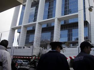 Φωτογραφία για Ισχυρή έκρηξη βόμβας έκρηξη βόμβας στο Εφετείο Αθηνών..«Σείστηκε» όλη η Αθήνα