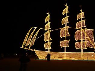 Φωτογραφία για Στολισμένο Χριστουγεννιάτικο καράβι: Tο Ελληνικό έθιμο