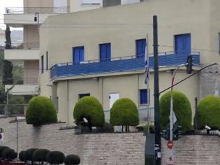 Φωτογραφία για Επίθεση του Ρουβίκωνα με μπογιές στην πρεσβεία του Ισραήλ (βίντεο)