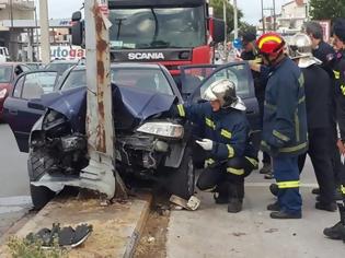 Φωτογραφία για Θρήνος για 22χρονο ανήμερα τα Χριστούγεννα - «Καρφώθηκε» σε κολόνα