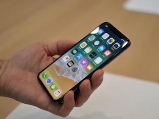 Φωτογραφία για Η Apple παραδέχτηκε ότι επιβραδύνει τα παλιά iPhone