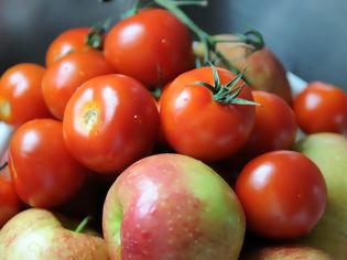 Φωτογραφία για Οι ευεργετικές επιδράσεις του μήλου και της ντομάτας στην υγεία των πνευμόνων μας