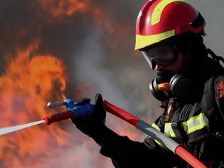 Φωτογραφία για Μαλάκι Πηλίου: Πυρκαγιά έριξε την σκέπη σπιτιού ανήμερα των Χριστουγέννων