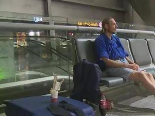 Φωτογραφία για Ολλανδός παραλίγο να πεθάνει στο αεροδρόμιο γιατί περίμενε 10 μέρες γυναίκα που γνώρισε στο διαδίκτυο