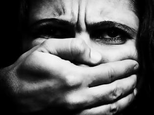 Φωτογραφία για Συνελήφθη 17χρονος για το βιασμό 15χρονης στην Καλαμάτα