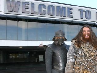 Φωτογραφία για Μπέλφαστ: Το αεροδρόμιο της πόλης μετονομάστηκε σε «Westeros Airport» προς τιμήν του «Game of Thrones»