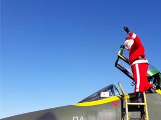 Φωτογραφία για Ο Άγιος Βασίλης προσγειώνεται στην 110 Πτέρυγα Μάχης