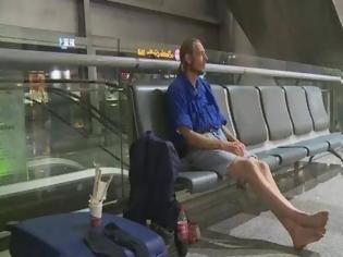Φωτογραφία για Γιατί περίμενε αυτός ο Ολλανδός 10 ημέρες σε αεροδρόμιο της Κίνας;