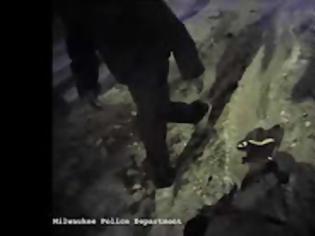 Φωτογραφία για Καρέ καρέ η ηρωική διάσωση από φλεγόμενο όχημα Video