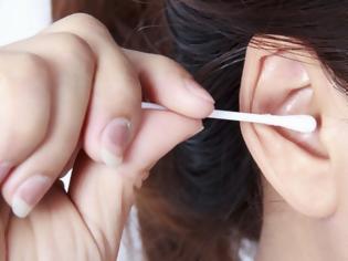 Φωτογραφία για Προσοχή με τις μπατονέτες – Πώς αλλιώς να καθαρίσετε τα αυτιά σας με ασφάλεια