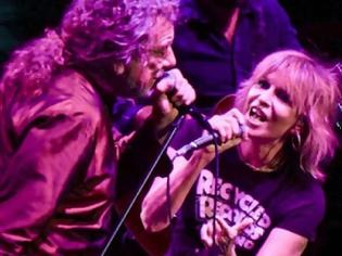 Φωτογραφία για Robert Plant και Chrissie Hynde μαζί στη σκηνή