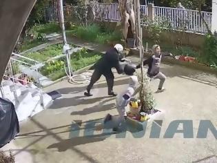 Φωτογραφία για Σπάρτη: Επίθεση ανήλικων αθιγγάνων σε 82χρονη για να της κλέψουν την τσάντα - Βίντεο ΣΟΚ