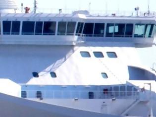 Φωτογραφία για Πάτρα: Εφιάλτης για Καπετάνιο και πλήρωμα - Εντόπισαν μετανάστες και απείλησαν να τους κάψουν εντός πλοίου