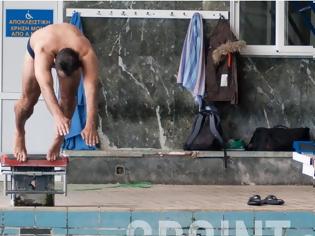Φωτογραφία για Επικό βίντεο: Ο μπασκετμπολίστας Γιάννης Γιαννούλης σε κόντρα με τον παραολυμπιονίκη κολύμβησης Μπάμπη Ταϊγανίδη - Ποιος νίκησε;